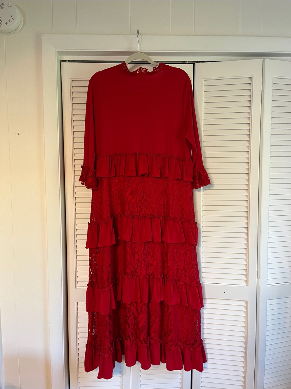 Zadie B’s Red Lace Tiered Ruffle Maxi Dress - Unknown Brand - Picture 3 of 3